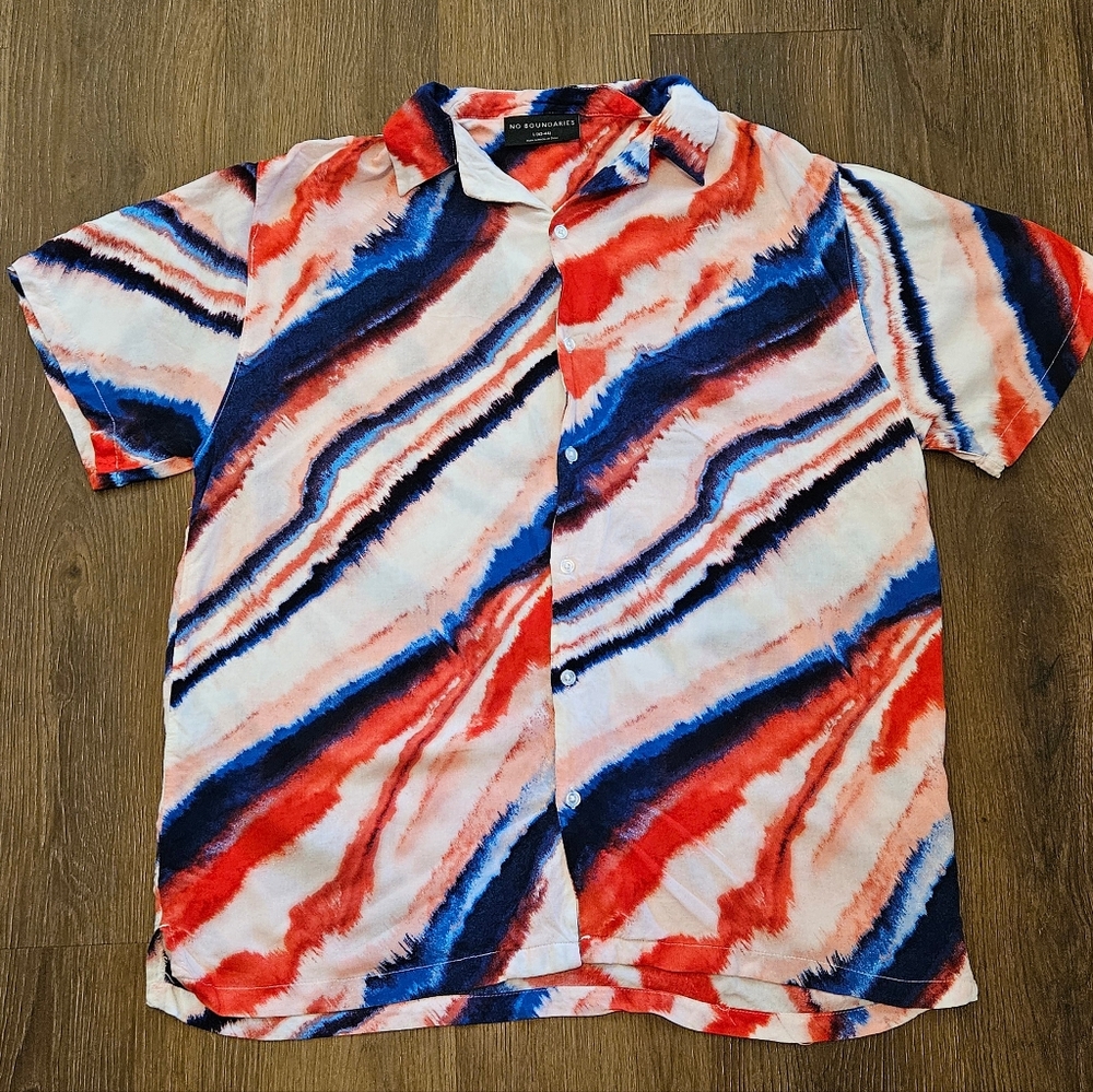 Patriotic Red White and Blue Men's Large No Boundaries Short Sleeve Button Up
